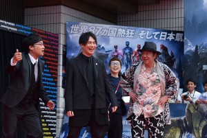 左から山里亮太、鈴木達央、古田新太。『パワーレンジャー』ジャパンプレミアにて