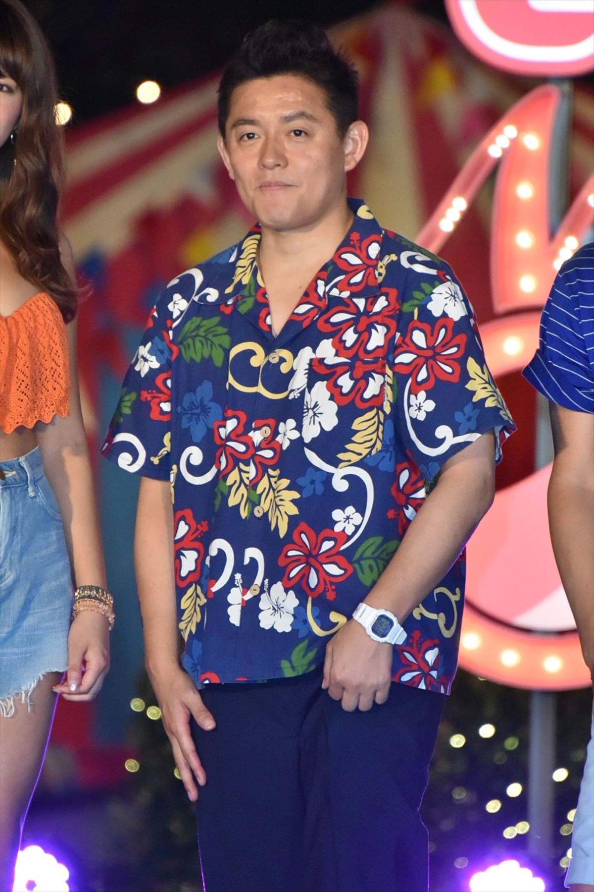 久松郁実、水着ファッションで魅了！ ナイトプールに「いつか恋人と行けたら」