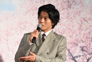 小栗旬、『君の膵臓をたべたい』完成披露舞台挨拶