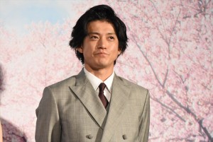 小栗旬、『君の膵臓をたべたい』完成披露舞台挨拶