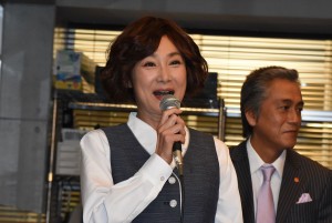 浅野温子、『警視庁いきもの係 』記者会見に登場