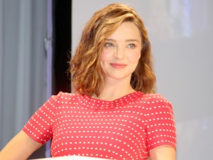 ミランダ・カー、marukomeとのコラボ新商品発表に出席