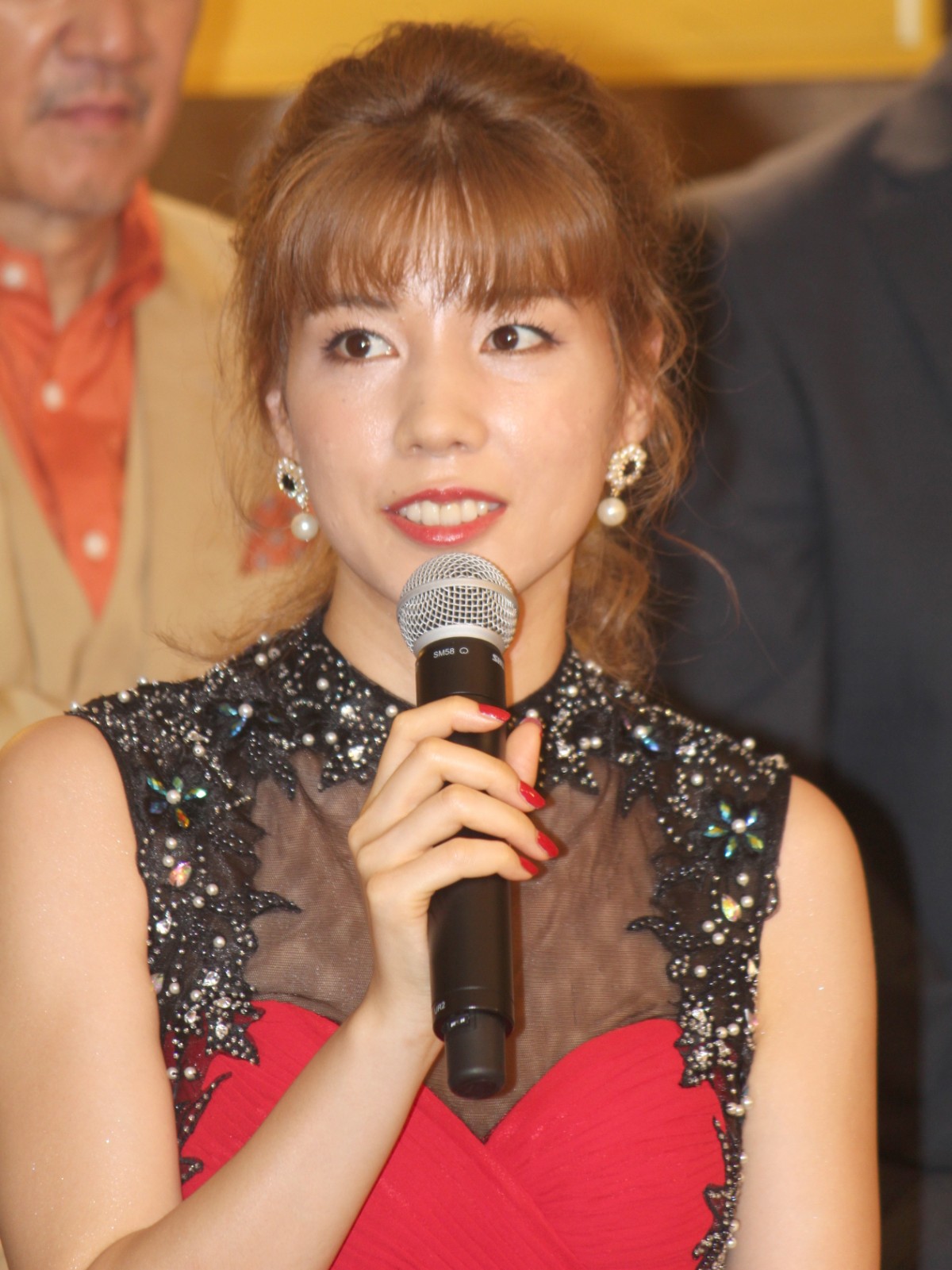 武井咲、『黒革の手帖』主演にプレッシャーも「腹をくくっている」
