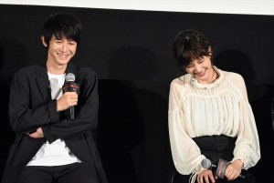本郷奏多（左）、本田翼（右）、映画『鋼の錬金術師』ファンイベントに登壇