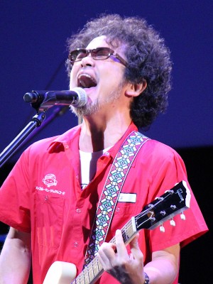 『カーズ／クロスロード』公開記念イベントで日本版エンドソングを熱唱する奥田民生