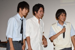 左から窪田正孝、間宮祥太朗、葉山奨之、『僕たちがやりました』第１話制作発表会見に登壇
