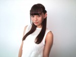 浅川梨奈、『人狼ゲーム マッドランド』インタビューの様子