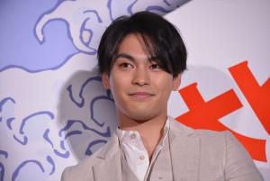 柳楽優弥、映画『銀魂』 初日舞台挨拶に登壇