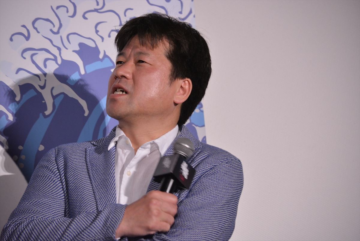 山田孝之、“顔出し一切なし”の着ぐるみ姿で『銀魂』舞台挨拶に登壇！