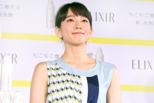 吉岡里帆、資生堂エリクシール新作CM発表会に登場