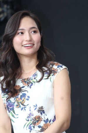 山賀琴子、『あいの結婚相談所』制作発表に登壇