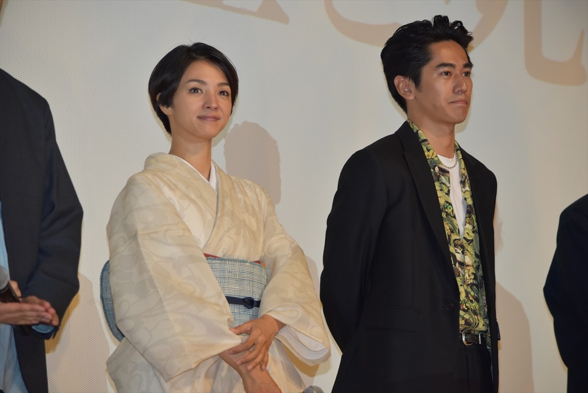 満島ひかり、「ピュアな愛を貫いた人」を熱演　永山絢斗と舞台挨拶に登場