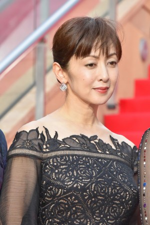 斉藤由貴、映画『三度目の殺人』完成披露試写会レッドカーペットに登場