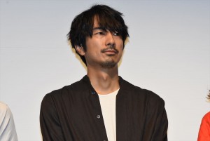 眞島秀和、ドラマW『プラージュ』完成披露舞台挨拶に登壇