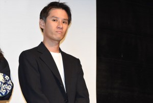 吉田康弘監督、ドラマW『プラージュ』完成披露舞台挨拶に登壇