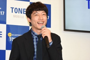 坂口健太郎、トーンモバイル新端末発売＆新CMお披露目イベントにて