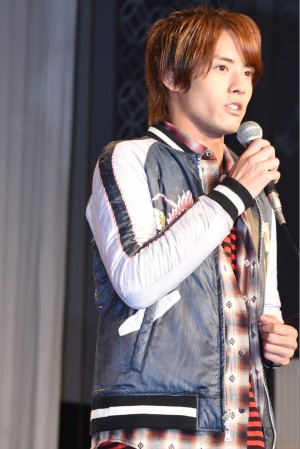 赤楚衛二、『仮面ライダービルド』制作発表に登壇