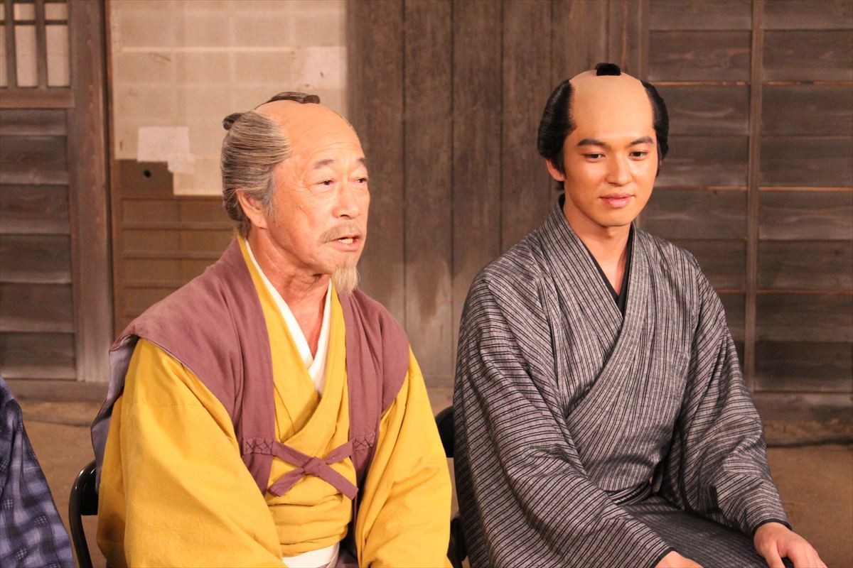 武田鉄矢、6代目・黄門役に奮闘中「格さんが震えながら印籠を出してた」