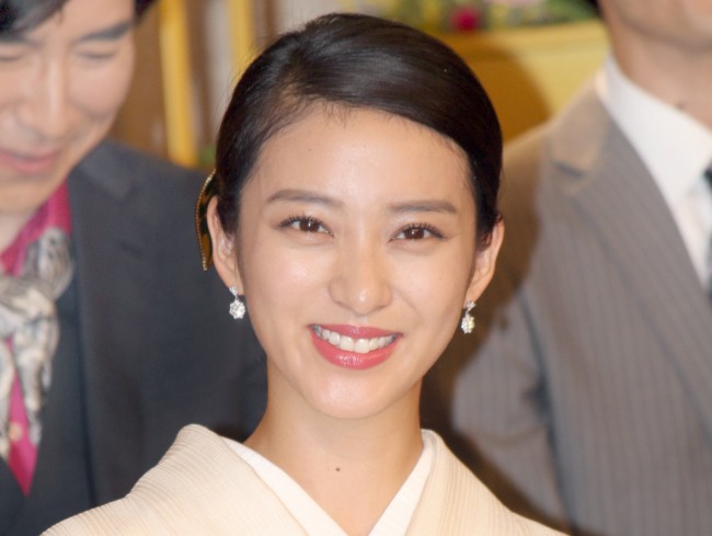 『黒革の手帖』武井咲VS仲里依紗　悪女の闘いに滝藤賢一も参戦で「ゲスくてドロドロ」