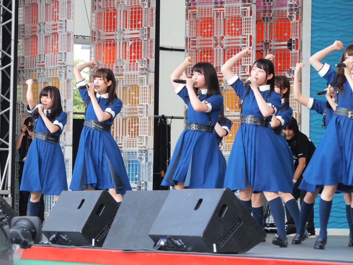 欅坂46、アイドルフェスで熱いステージ！けやき坂46も初参戦