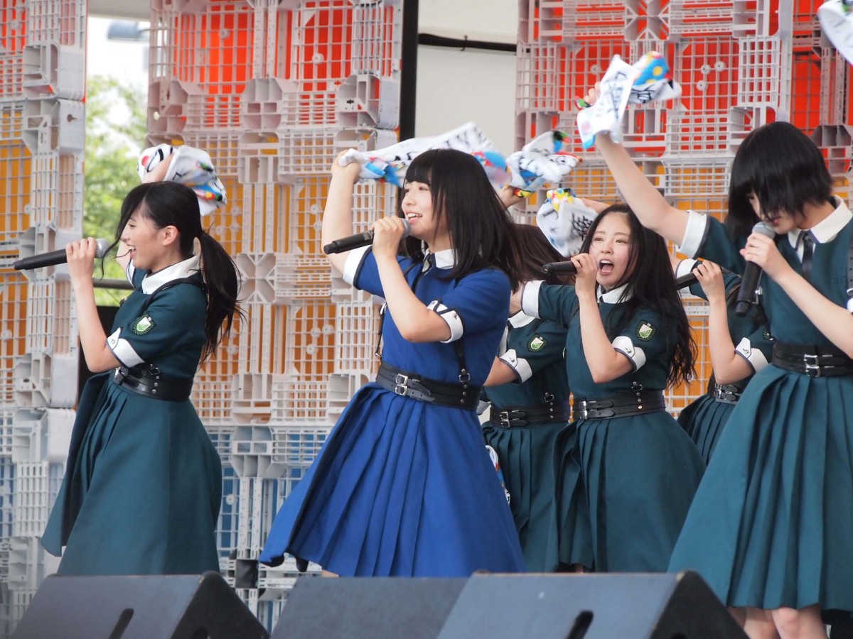 欅坂46、アイドルフェスで熱いステージ！けやき坂46も初参戦