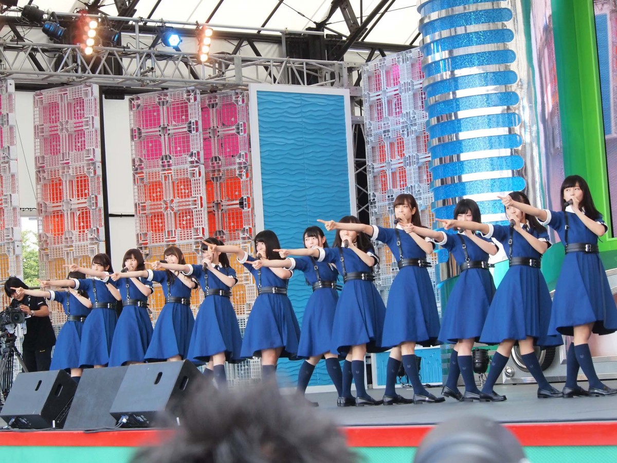 欅坂46、アイドルフェスで熱いステージ！けやき坂46も初参戦