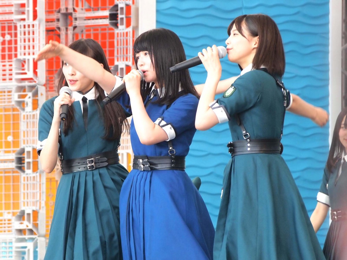 欅坂46、アイドルフェスで熱いステージ！けやき坂46も初参戦