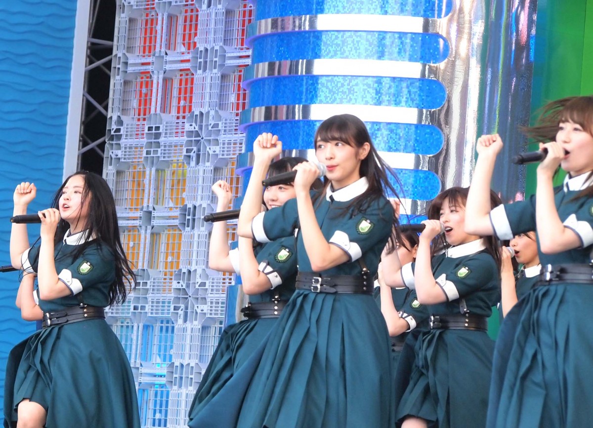 欅坂46、アイドルフェスで熱いステージ！けやき坂46も初参戦