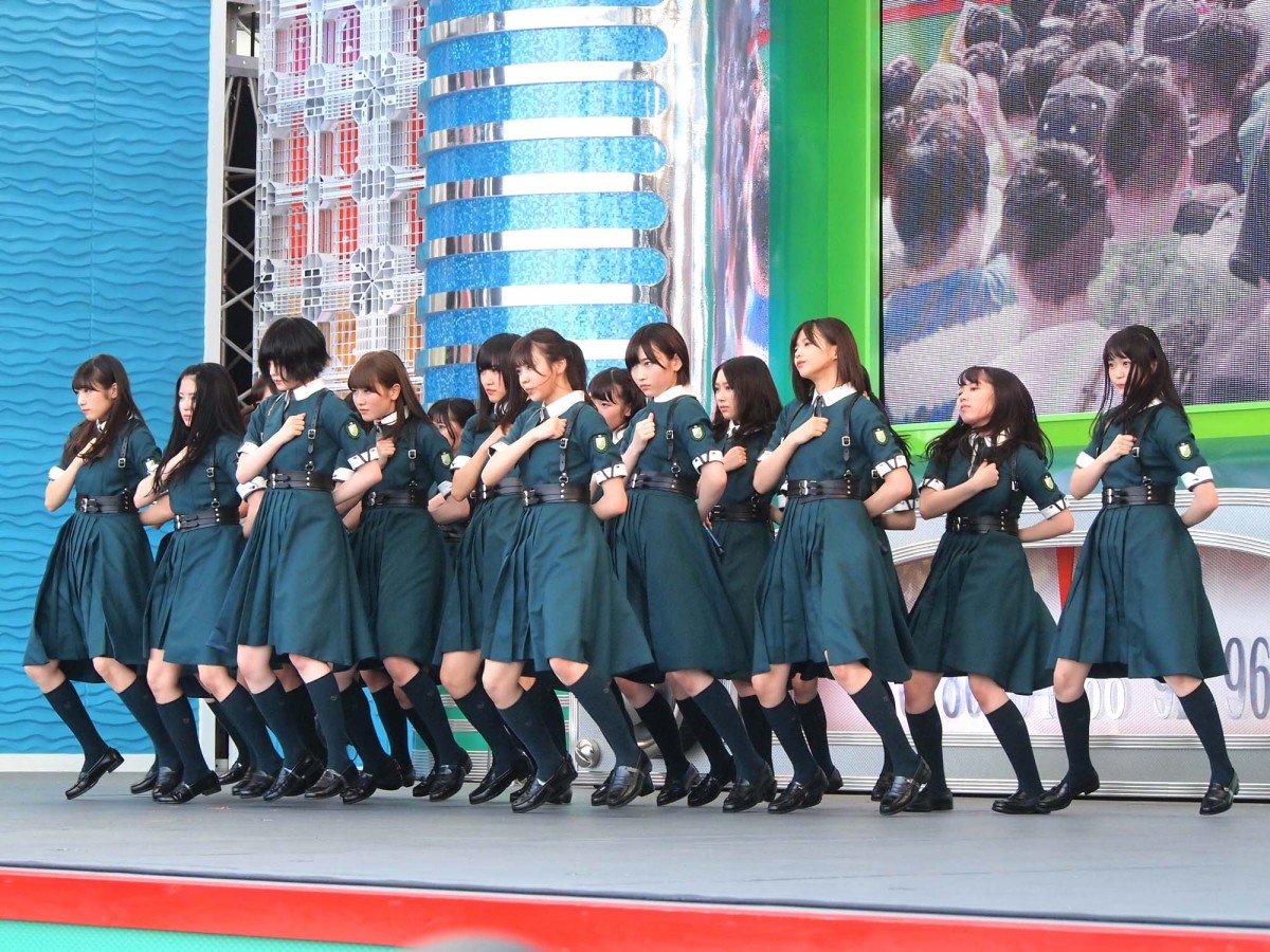 欅坂46、アイドルフェスで熱いステージ！けやき坂46も初参戦