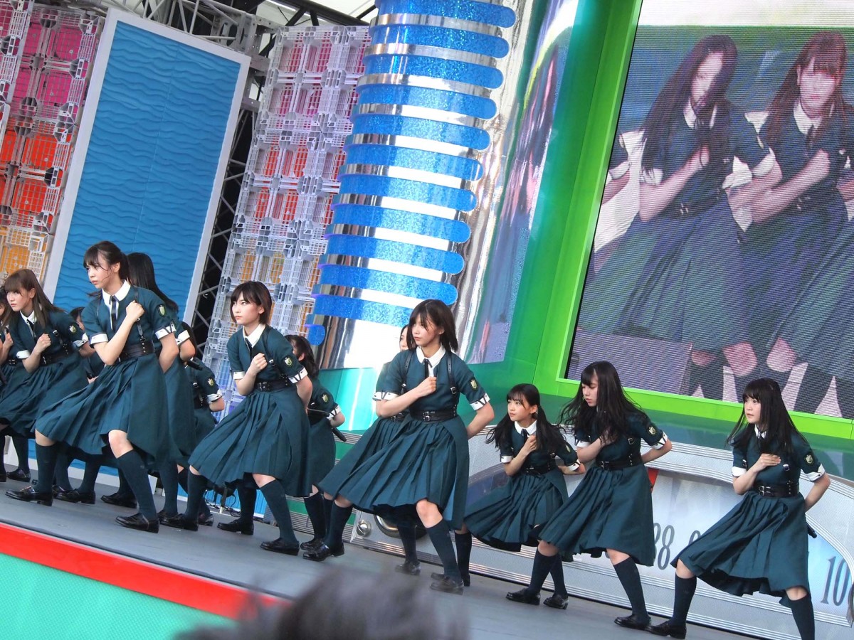 欅坂46、アイドルフェスで熱いステージ！けやき坂46も初参戦