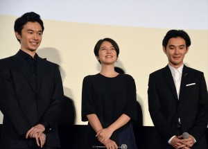 左から長谷川博己、長澤まさみ、松田龍平、映画『散歩する侵略者』完成披露上映会に登壇