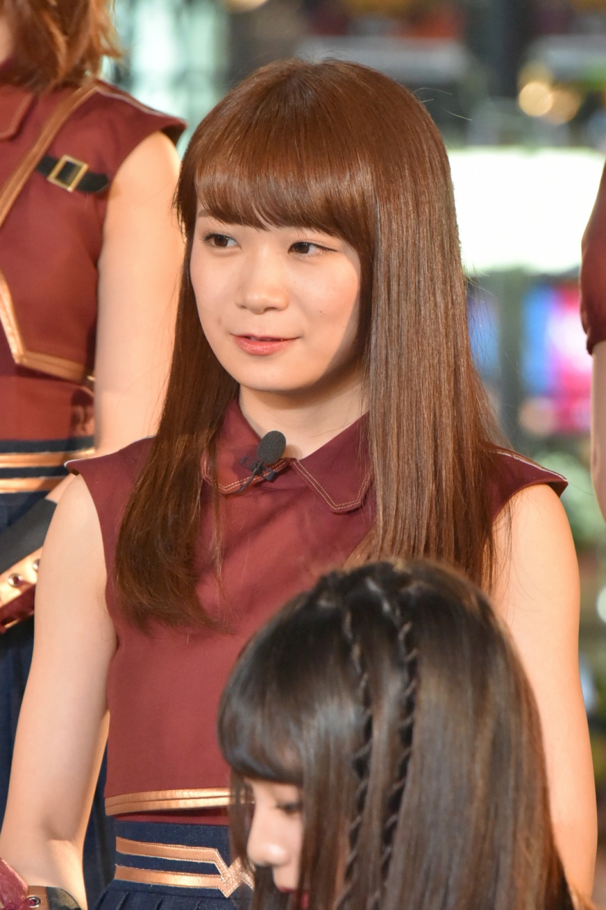 乃木坂46の“最強美女“白石麻衣、黄金ティアラでワンダーポーズを披露