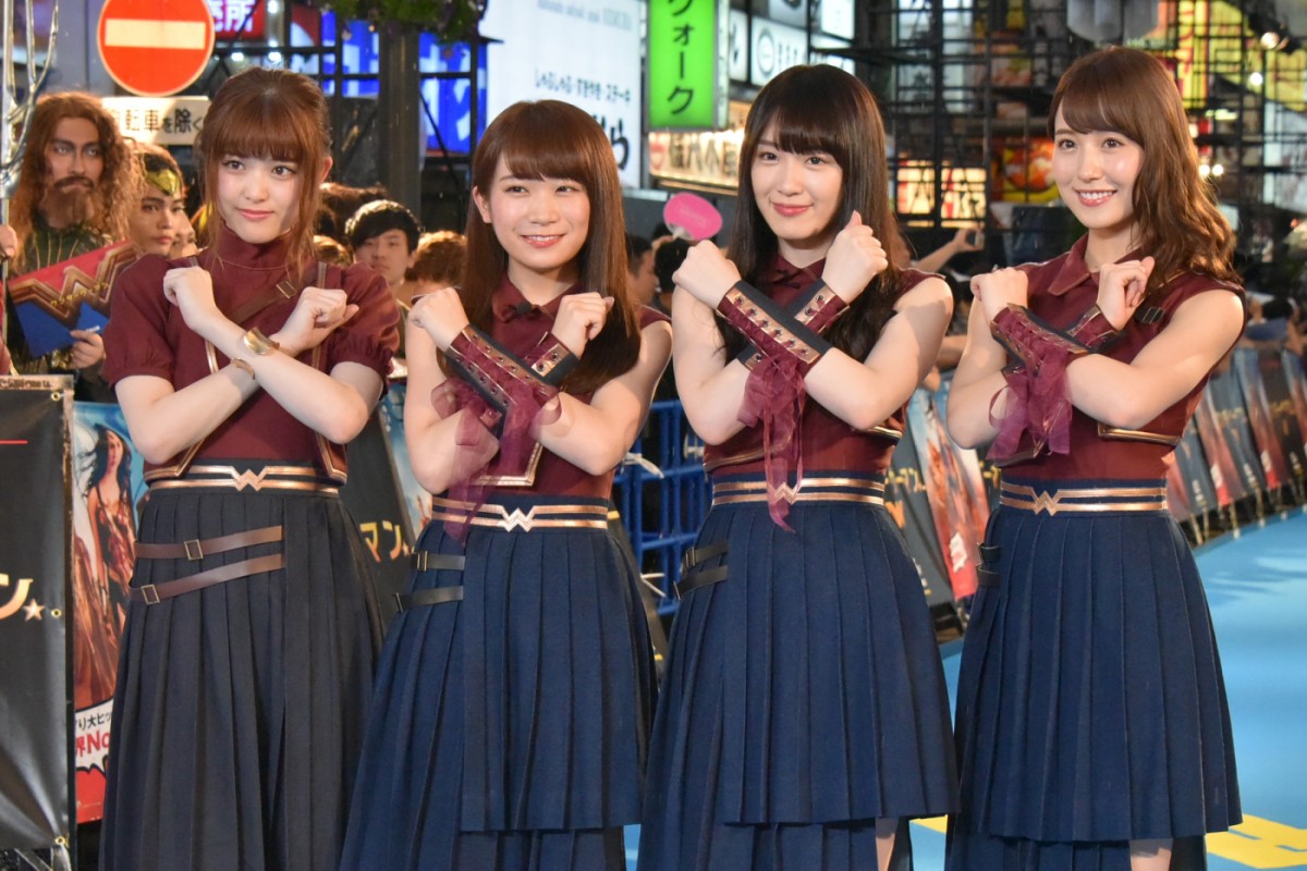乃木坂46の“最強美女“白石麻衣、黄金ティアラでワンダーポーズを披露