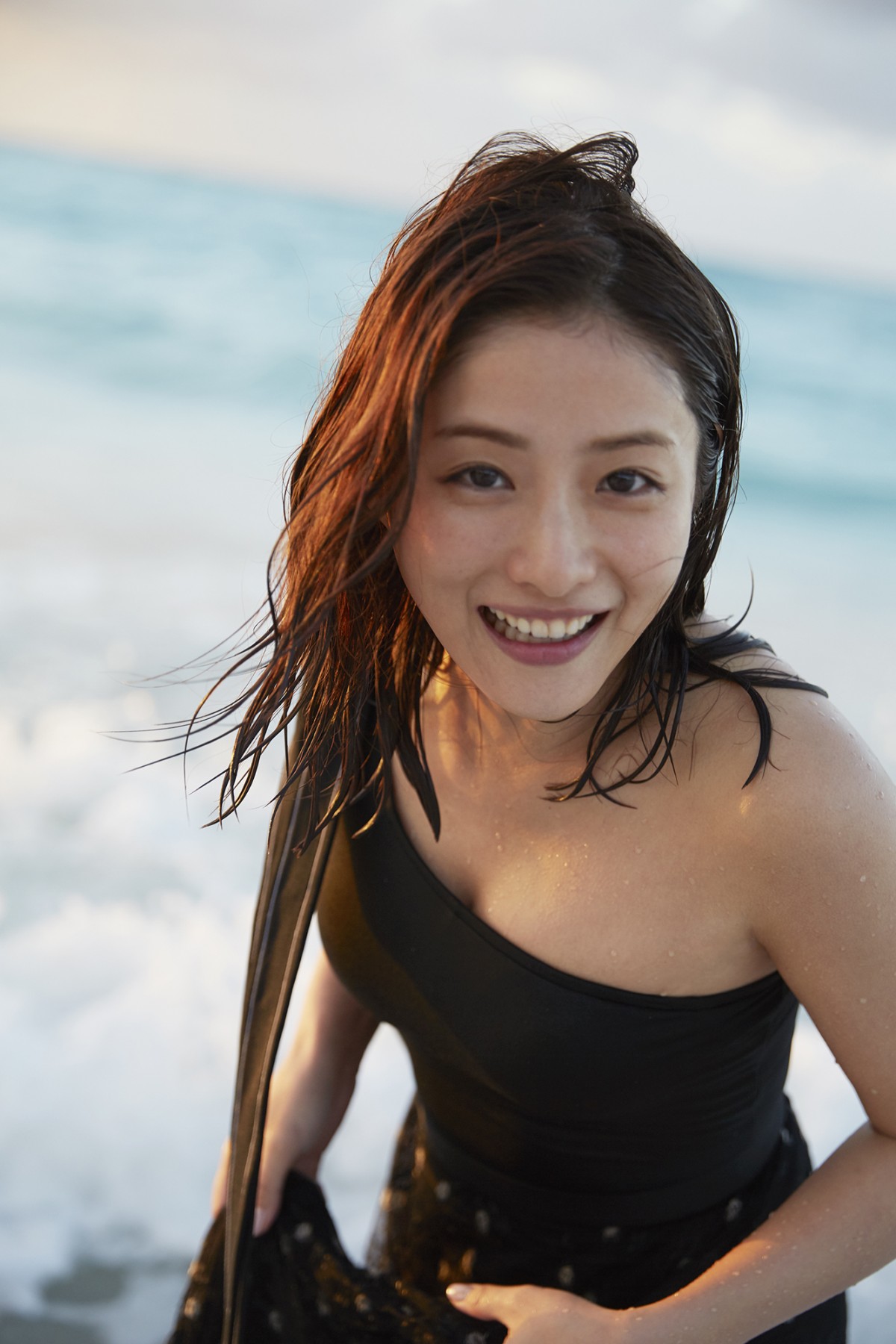 石原さとみ、6年ぶり写真集『encourage』は “これから”と“素顔“がテーマ