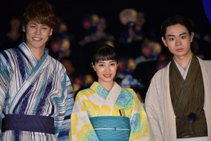 左から宮野真守、広瀬すず、菅田将暉、映画『打ち上げ花火、下から見るか？横から見るか？』ジャパンプレミアに登壇