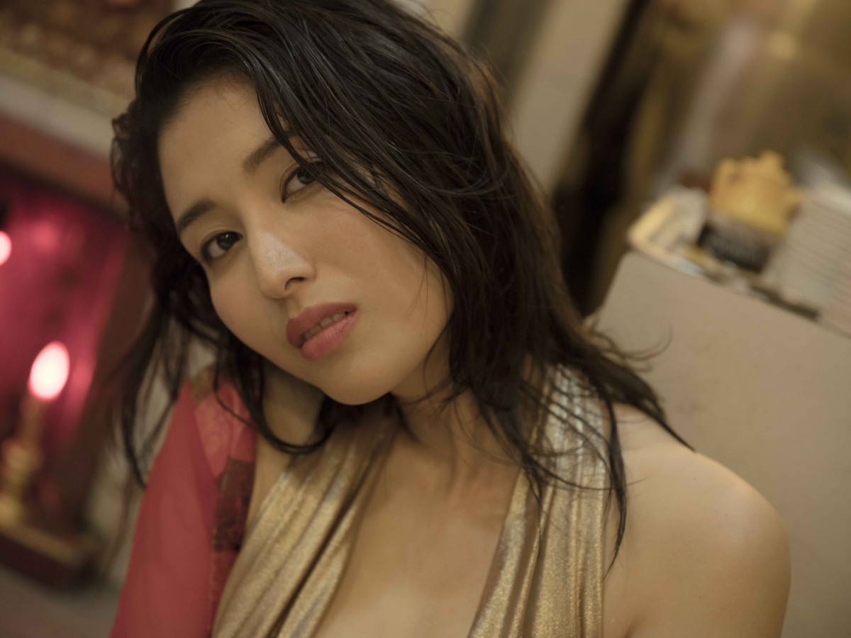 橋本マナミ最新写真集『#びちょびちょ』