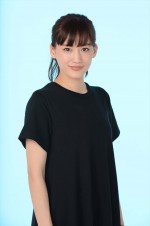 綾瀬はるか、連ドラ初の主婦役に！ 金城一紀のオリジナル脚本で10月スタート 