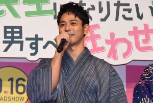 妻夫木聡、『奥田民生になりたいボーイと出会う男すべて狂わせガール』完成披露舞台挨拶に登壇