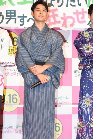 妻夫木聡、『奥田民生になりたいボーイと出会う男すべて狂わせガール』完成披露舞台挨拶に登壇