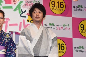 新井浩文、『奥田民生になりたいボーイと出会う男すべて狂わせガール』完成披露舞台挨拶に登壇