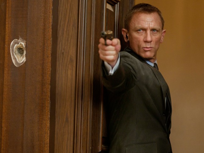 『007』続投報道を否定したダニエル・クレイグ(※『007 スカイフォール』場面写真)