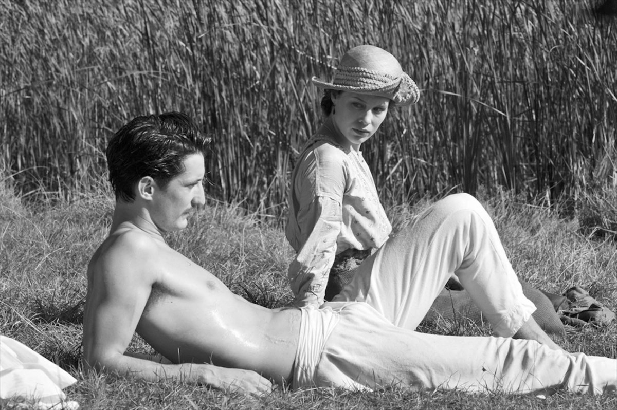フランソワ・オゾン監督『婚約者の友人』、“謎の扉が開く”ポスター＆予告編が解禁