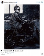 岩田剛典、バイクにまたがる“ワイルド”ショットに「後ろに乗せて」と反響