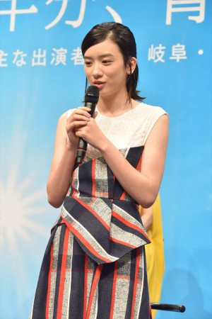 永野芽郁、NHK連続テレビ小説『半分、青い。』出演者発表会見に登壇