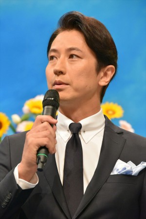 谷原章介、NHK連続テレビ小説『半分、青い。』出演者発表会見に登壇