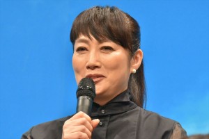 余貴美子、NHK連続テレビ小説『半分、青い。』出演者発表会見に登壇