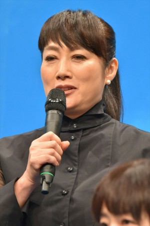 余貴美子、NHK連続テレビ小説『半分、青い。』出演者発表会見に登壇