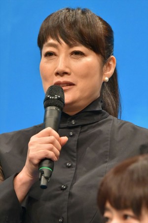 余貴美子、NHK連続テレビ小説『半分、青い。』出演者発表会見に登壇