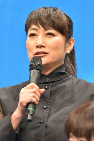 余貴美子、NHK連続テレビ小説『半分、青い。』出演者発表会見に登壇