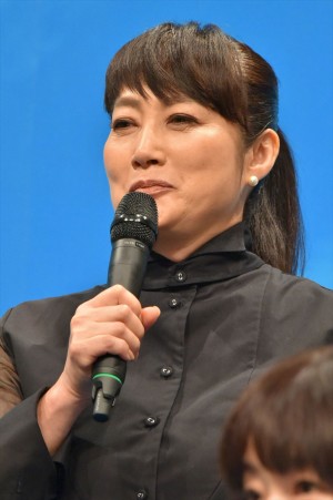 余貴美子、NHK連続テレビ小説『半分、青い。』出演者発表会見に登壇